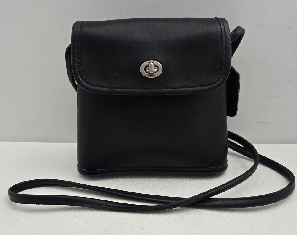 Vintage COACH #9049 "Tango Flap" Black Leather Crossbody Bag Purse - Nice!